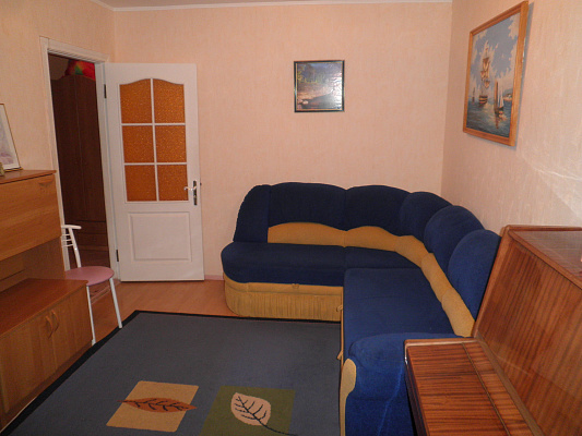 Двухкомнатная квартира посуточно в Алуште, ул. Ленина, 43