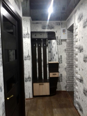 Двухкомнатная квартира посуточно в Никополе, ул. Электрометаллургов, 4 А