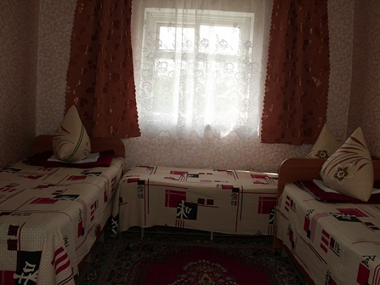 Дом посуточно в Лазурном, ул. Степная, 20