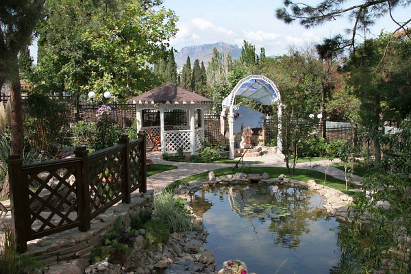 Двухкомнатная квартира посуточно в Алуште, ул. Ленина, 10