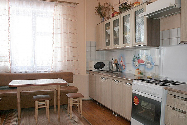 Дом посуточно в Сколе, ул. Гайдамацкая, 11-Б