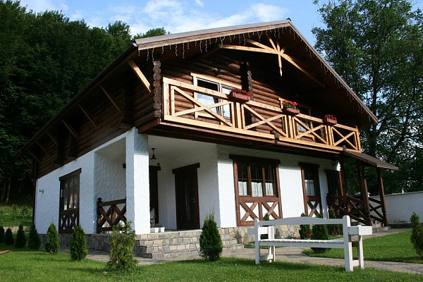 Мини-отель посуточно в Поляне, ул. Духновича, 152