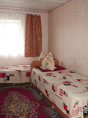 Дом посуточно в Лазурном, ул. Степная, 20