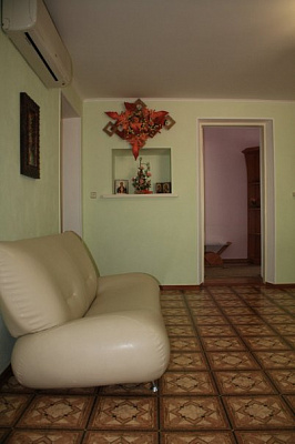 Двухкомнатная квартира посуточно в Евпатории, ул. Кирова, 82