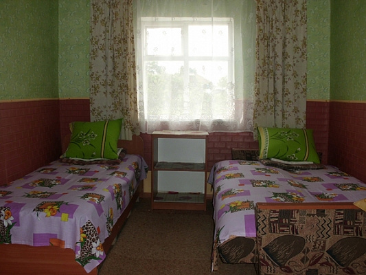 Дом посуточно в Лазурном, ул. Степная, 20