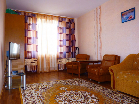 Трехкомнатная квартира посуточно в Евпатории, ул. Кирова, 32
