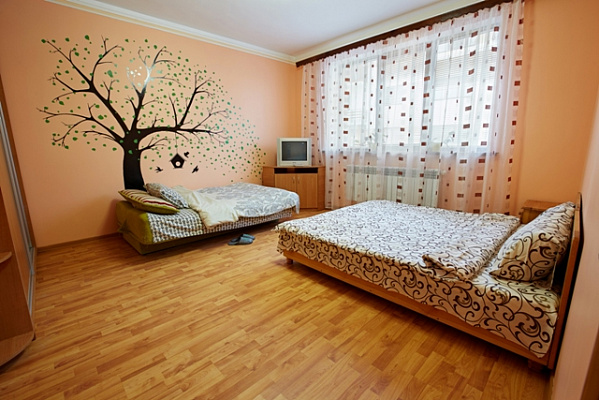 Однокомнатная квартира посуточно в Ровно, ул. Жукова, 21б