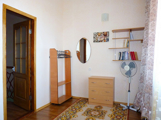 Трехкомнатная квартира посуточно в Евпатории, ул. Кирова, 32