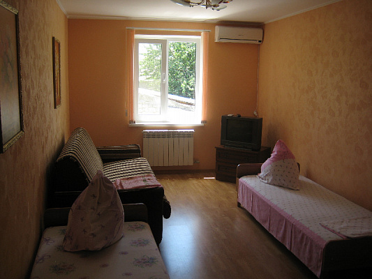Дом посуточно в Евпатории, ул. Красноармейская, 15