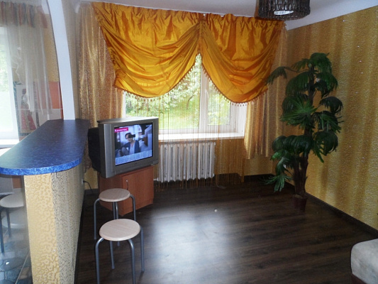 Двухкомнатная квартира посуточно в Кировограде (Кропивницком), Ленинский район, ул. Архитектора Паученко, 65