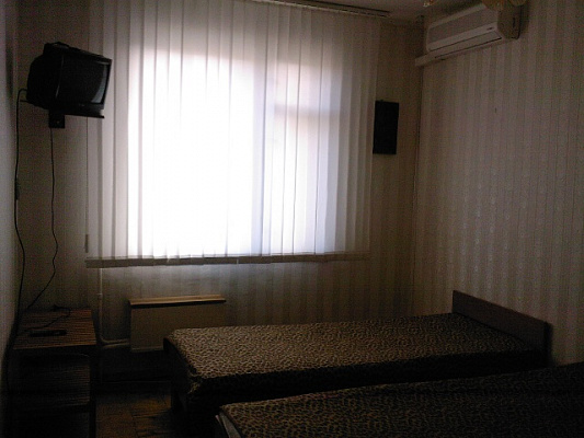 Двухкомнатная квартира посуточно в Евпатории, ул. Ленина, 3