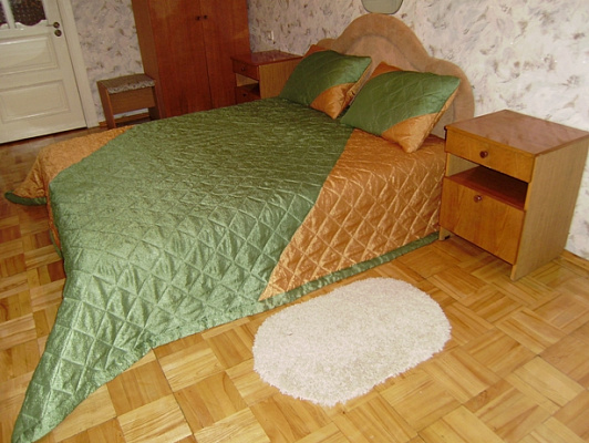 Двухкомнатная квартира посуточно в Нежине, ул. Б. Хмельницкого, 18