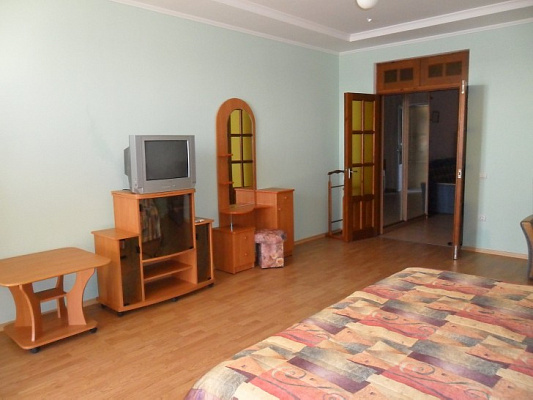 Мини-отель посуточно в Алупке, ул. Ленина, 35б