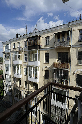 Трехкомнатная квартира посуточно в Киеве, Шевченковский район, пер. Михайловский, 9А