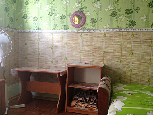 Дом посуточно в Лазурном, ул. Степная, 20