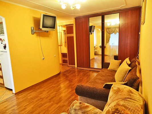 Однокомнатная квартира посуточно в Феодосии, ул. Федько, 20
