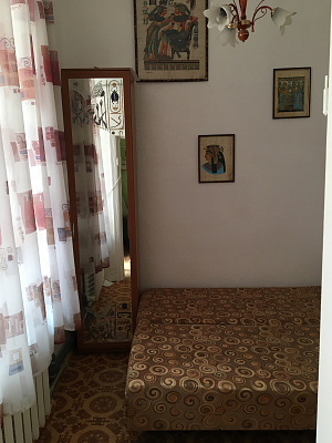 Однокомнатная квартира посуточно в Феодосии, ул. Земская, 2