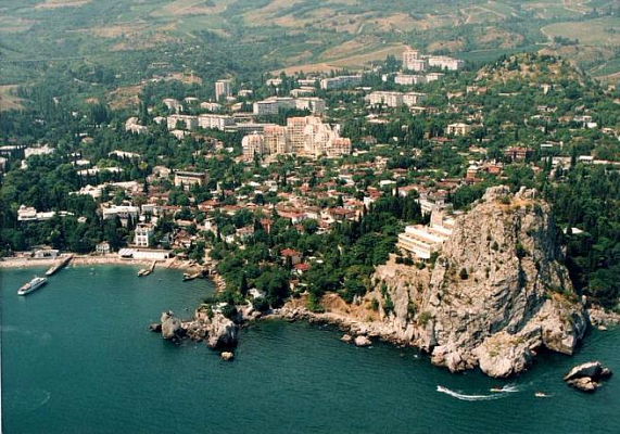 Двухкомнатная квартира посуточно в Гурзуфе, ул. Строителей, 3а