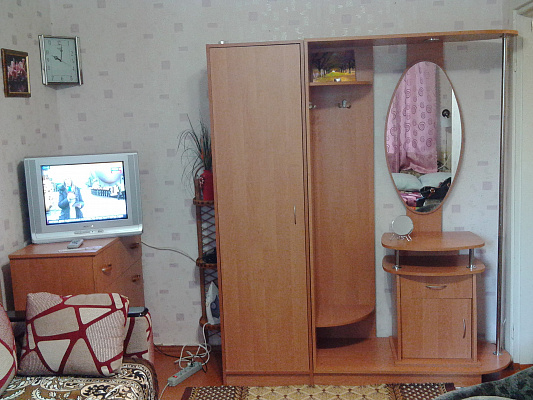 Однокомнатная квартира посуточно в Саках, ул. Кузнецова, 24