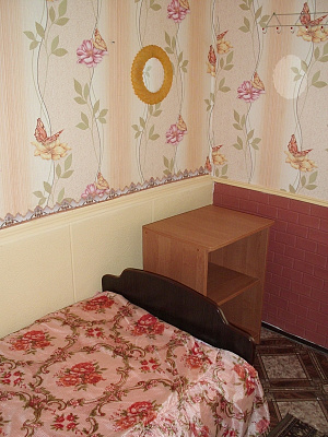 Дом посуточно в Лазурном, ул. Степная, 20