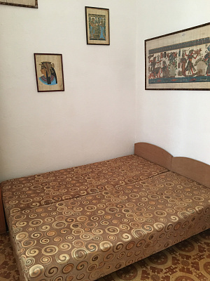 Однокомнатная квартира посуточно в Феодосии, ул. Земская, 2