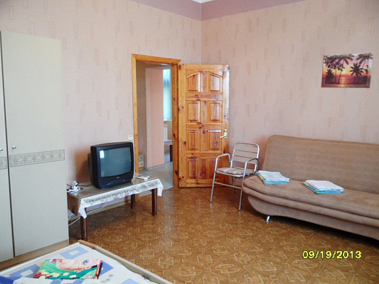 Двухкомнатная квартира посуточно в Евпатории, пер. Лукичева, 3