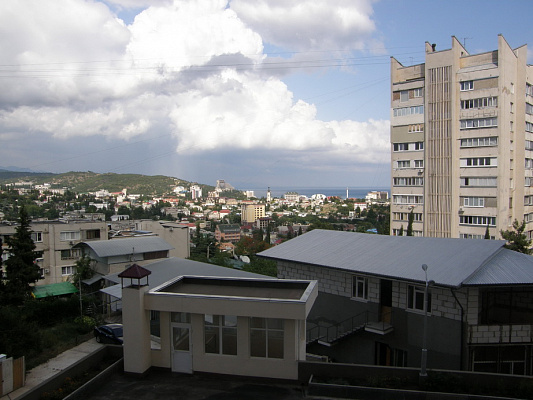 Однокомнатная квартира посуточно в Алуште, ул. Октябрьская, 32