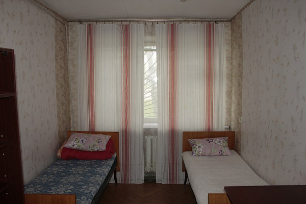 Мини-отель посуточно в Комсомольске (Горишних Плавнях), ул. Строна, 4