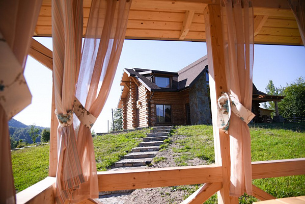 Пятикомнатная квартира посуточно в Косове, с. Ростоки, 1