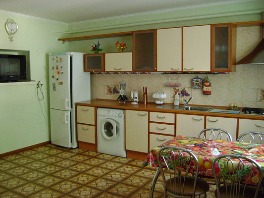 Двухкомнатная квартира посуточно в Евпатории, ул. Кирова, 82